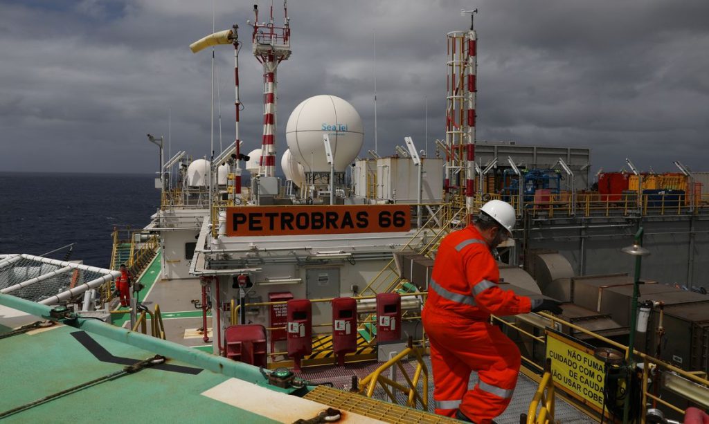 Brasil se destaca em segurança energética, diz ministro