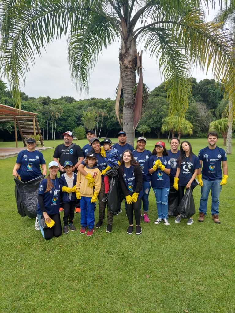 Colaboradores da Águas de Camboriú participam de ações de responsabilidade social