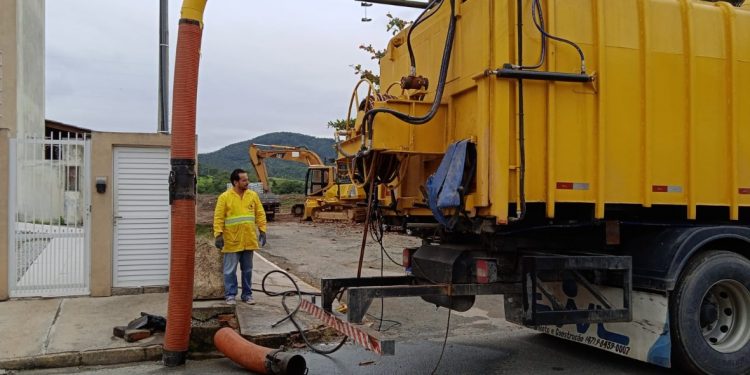 Defesa Civil realiza manutenção preventiva em ruas de Camboriú