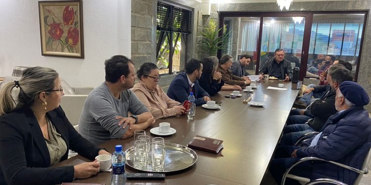 Equipe organizadora do 3° Acampamento Farroupilha promove reunião para discutir evento