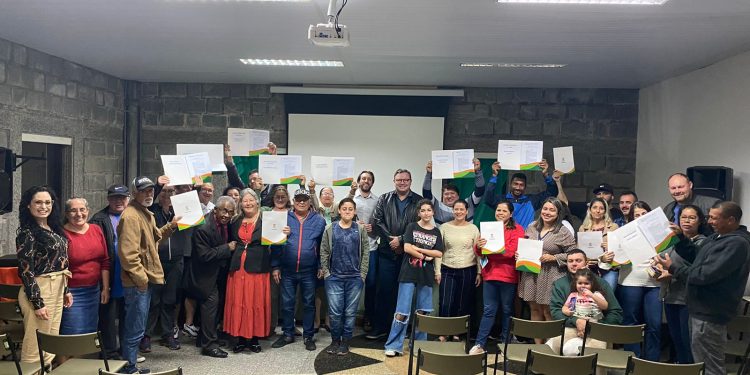 Departamento de Habitação de Camboriú oficializa novas regularizações fundiárias