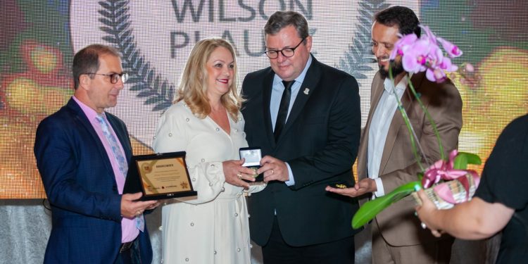 Camboriú realiza hoje evento de entrega da 2ª edição da “Medalha Wilson Plautz”