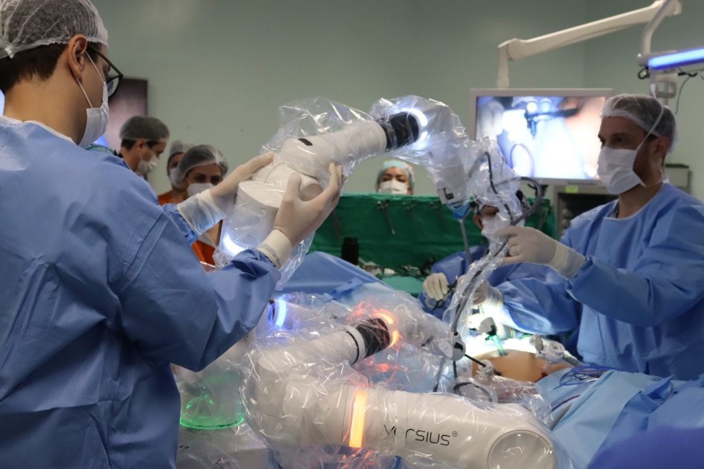 Centro de Cirurgias Robóticas da Unimed Litoral completa um ano com quase 200 cirurgias bem sucedidas