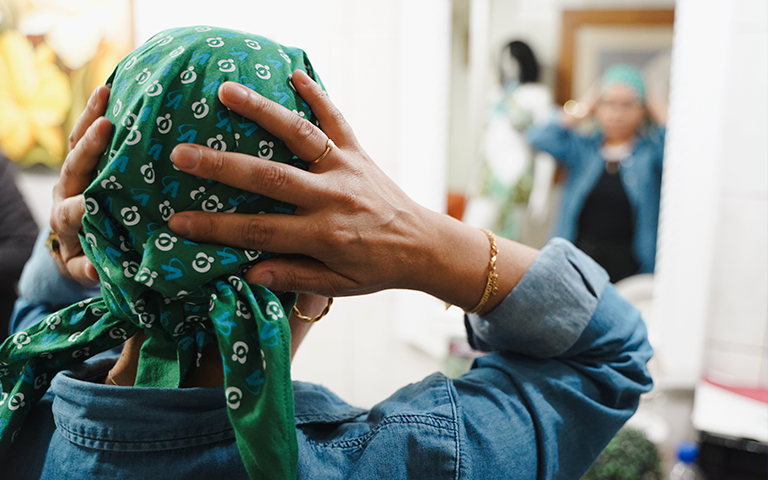 Grupo Allog doa lenços para Associação Madre Teresa de Itajaí