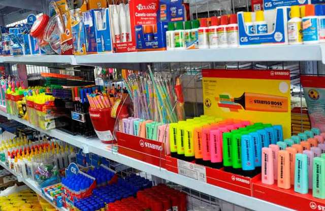 Carga tributária sobre materiais escolares pode chegar a 52%
