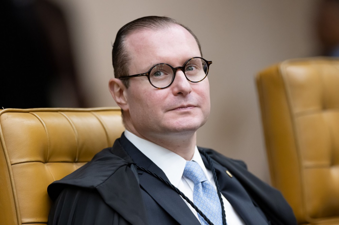 Revisão da vida toda do INSS recebe três no STF contra devolução de valor