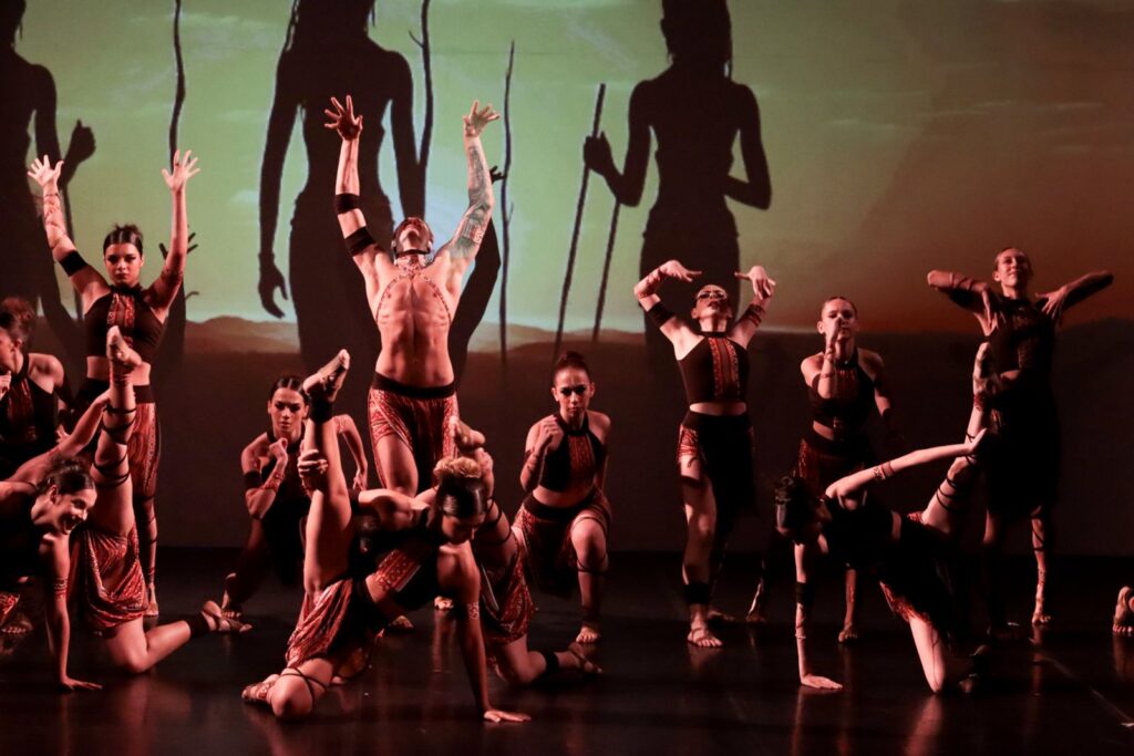 Espetáculo “Gala 32 Anos” celebra trajetória de escola de dança no Teatro Bruno Nitz