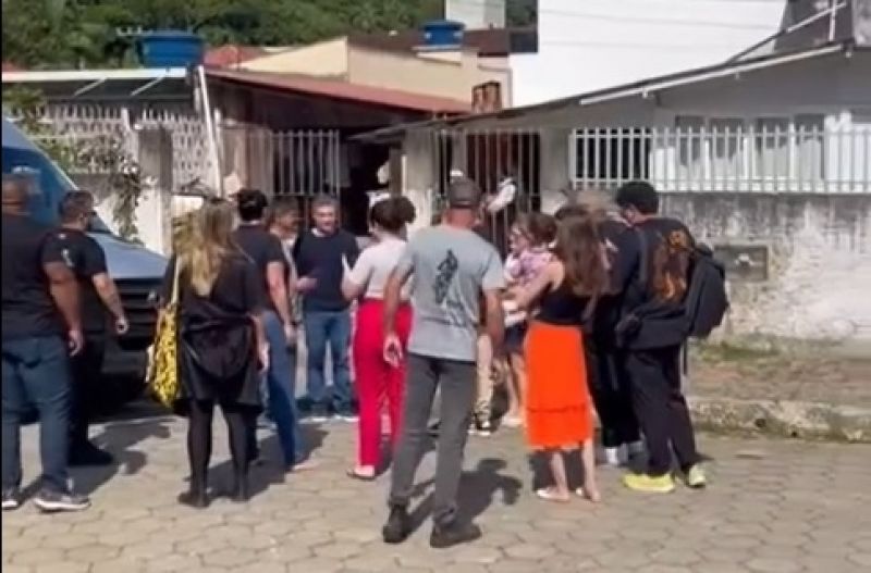 Luciano Huck grava quadro do Domingão em Camboriú