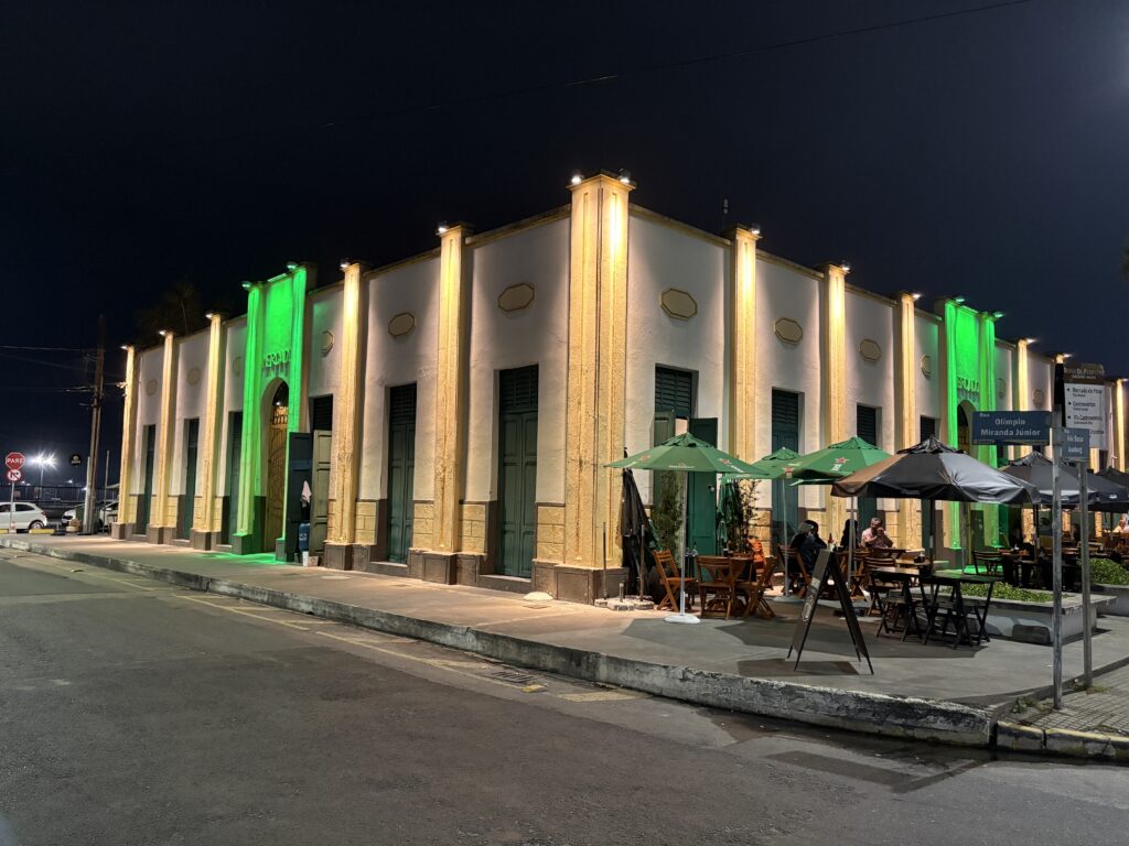 Patrimônio de Itajaí ganha nova vida com iluminação cênica em prédios históricos