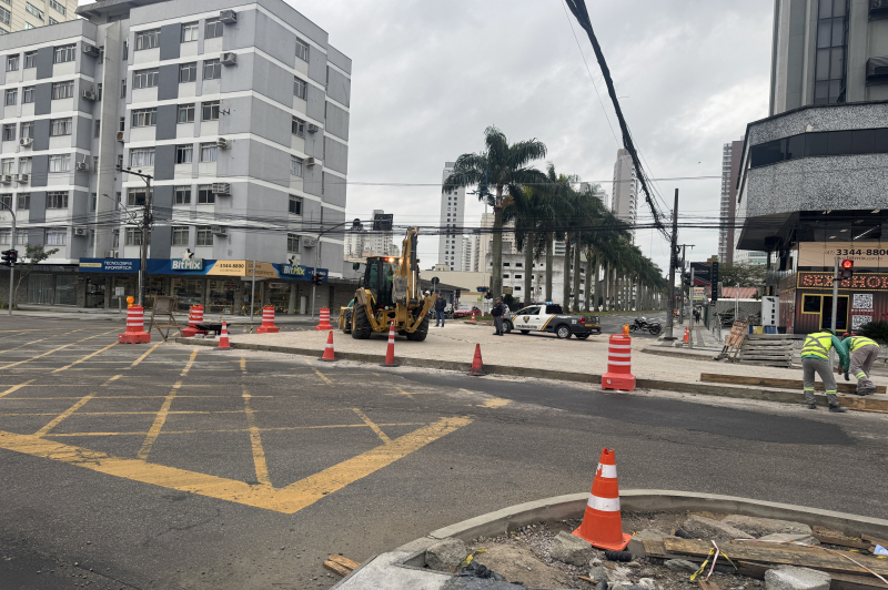 Obra na Avenida Marcos Konder entra em nova fase a partir de segunda-feira