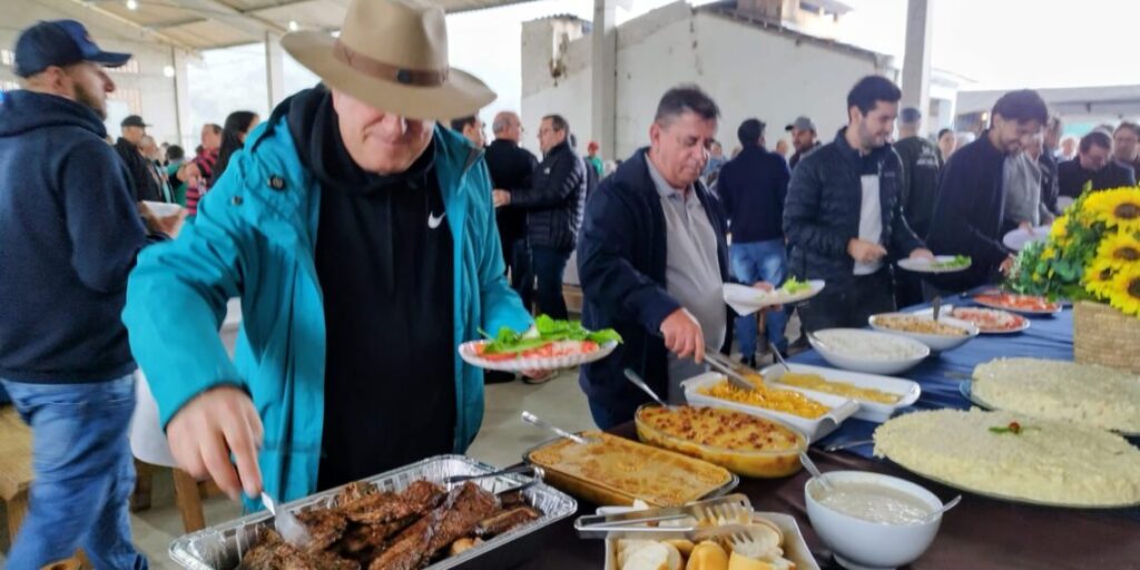 Camboriú homenageia agricultores com festa, cultura e reconhecimento no Braço