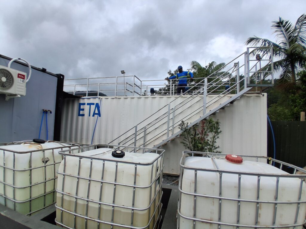 O trabalho dos operadores de Estação de Tratamento de Água (ETA) em Camboriú