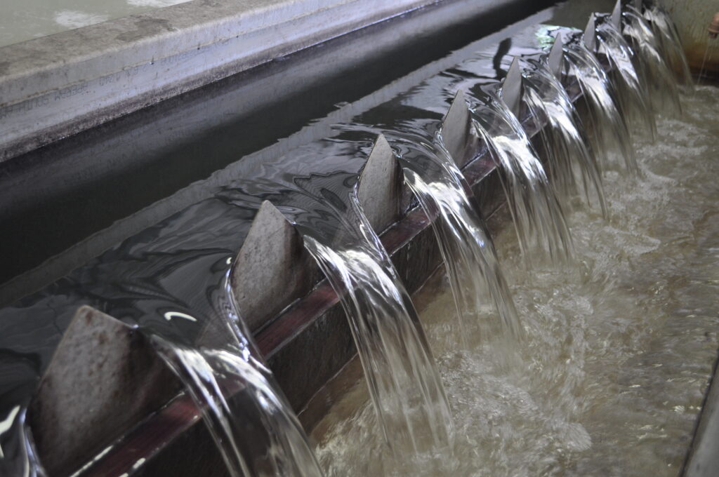 Águas de Camboriú explica as etapas do tratamento de esgoto e reforça importância do saneamento para a saúde pública