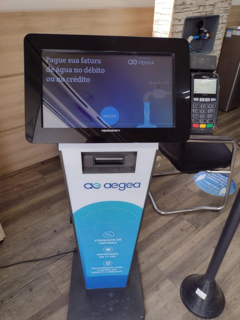 Atendimento de Águas de Camboriú fica mais rápido com a utilização de totens