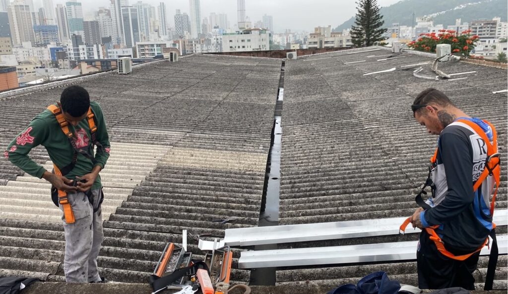 Obras na cobertura do CEM Ariribá são iniciadas com investimento de R$ 1,6 milhão em Balneário Camboriú
