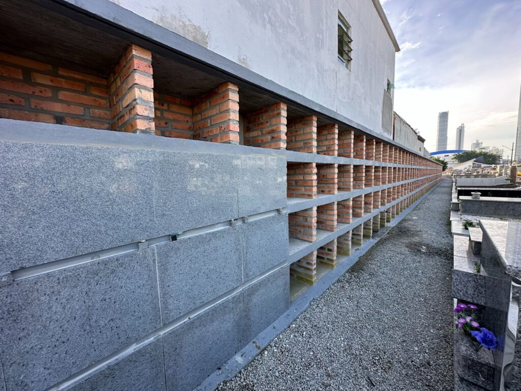 Novo ossuário do Cemitério Municipal de Balneário Camboriú é entregue com capacidade para 280 lóculos