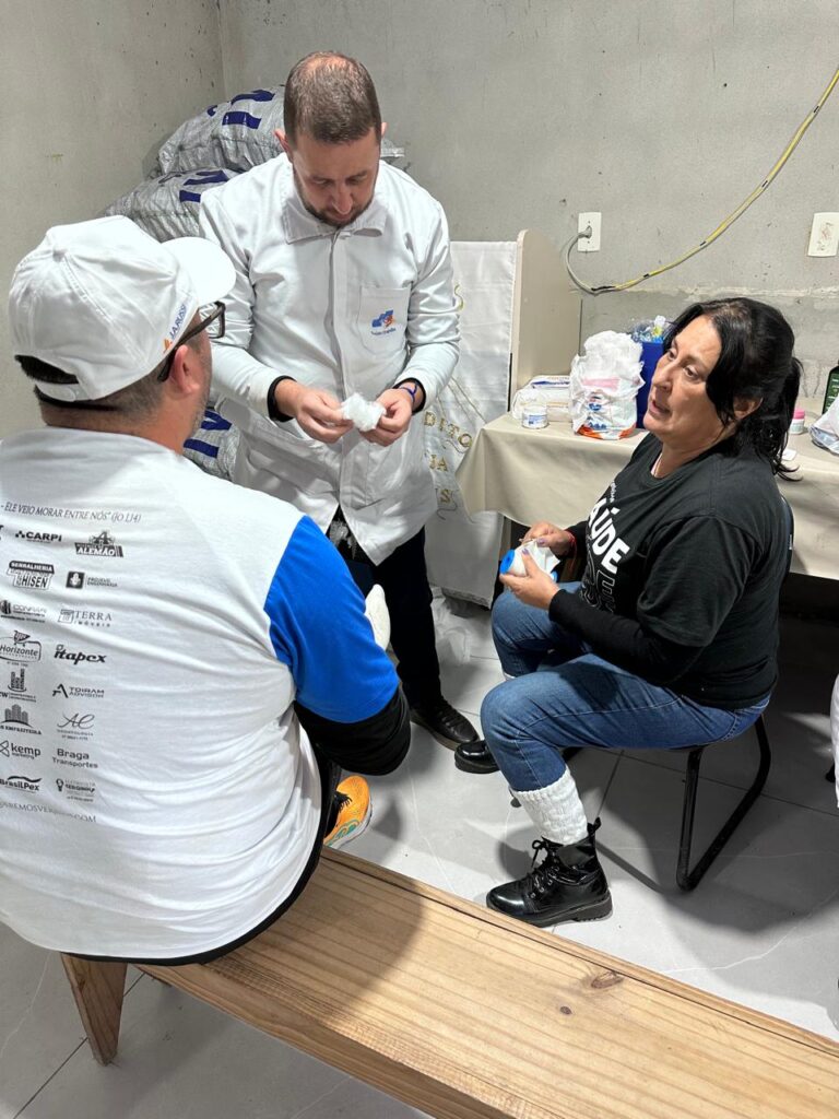 Saúde de Itapema apoia peregrinos em caminhada de 65 km ao Santuário Madre Paulina