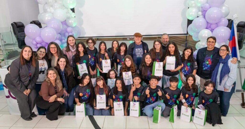 Camboriú lança primeira cooperativa escolar da rede municipal de ensino