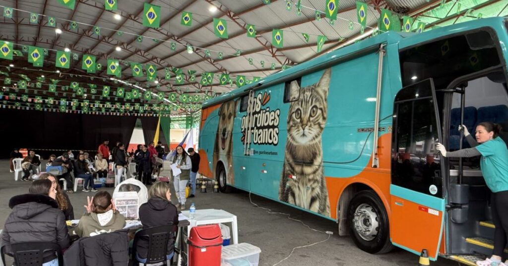 Mutirão de Castração e Feira de Adoção de Pets agita Parque Linear de Camboriú