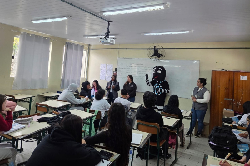 Escolas de Itajaí recebem ação educativa sobre implantação do Método Wolbachia